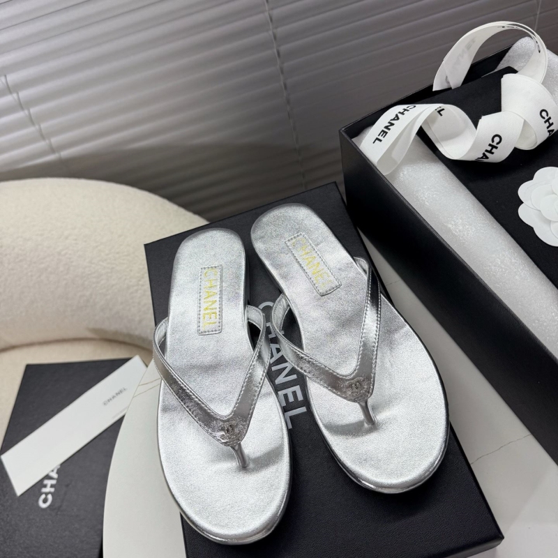Ch**el slippers